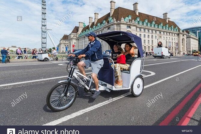 1 hour Amsterdam City Tour in Pedicab - De Wallen, Zeedijk, and Chinatown Streets: The Old Center in Motion