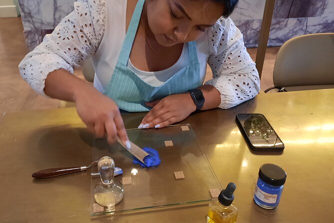 2 Hour Making Rembrandt's Traditional Oil Paints in Amsterdam - Who This Workshop Is Perfect For
