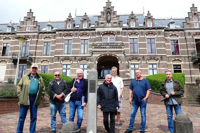 2,5 hour Battle of Arnhem Tour with Private Guide - A private walking tour that keeps Arnhem readable