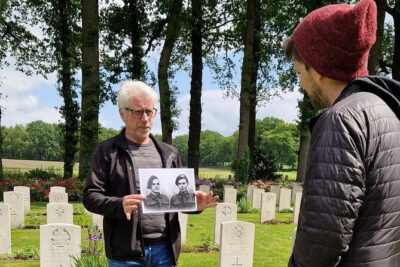 6 Hour Battle of Arnhem Tour by Car with Private Guide - Getting Started: Arnhem Central Station, Pickup Options, and Mobile Tickets