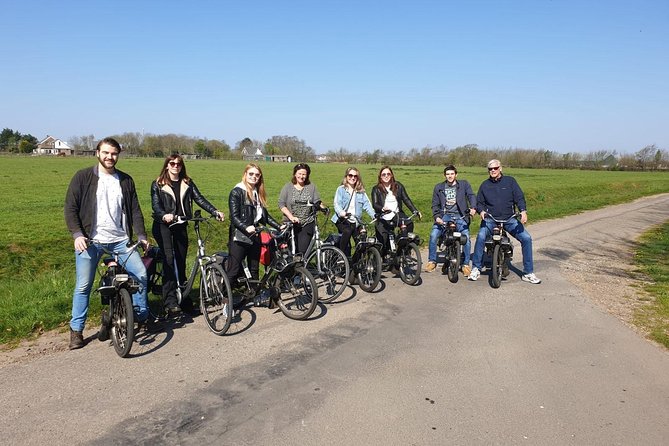 A day of solex riding on Texel - Getting your Solex rolling at Texel Tours in Oudeschild
