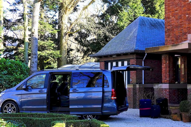 Airport Private Transfer: Schiphol Airport ↔ Amsterdam City - Meet-and-greet at Schiphol without the guessing game