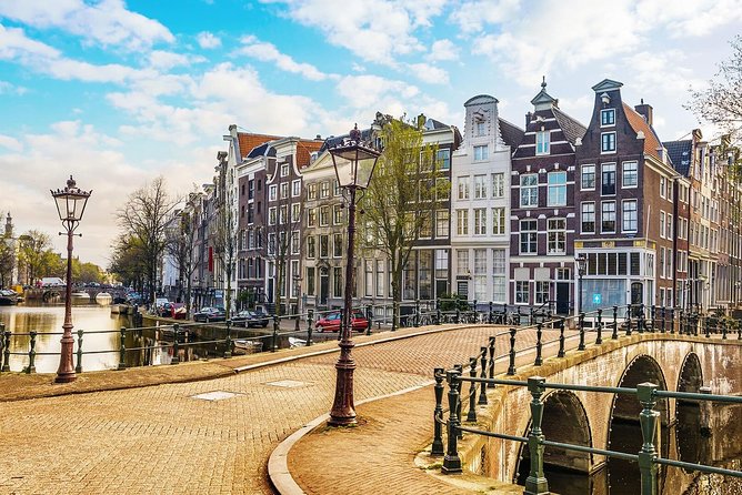Airport Transfer: Schiphol Airport AMS to Amsterdam by Luxury Van - Meeting Your Driver at Schiphol AMS Without the Chaos