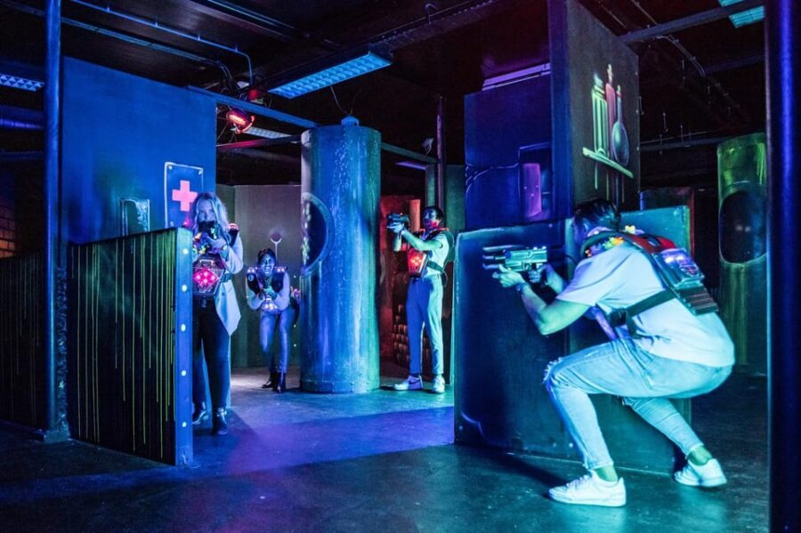 Aloha Amsterdam: Laser Tag Experience - Meeting point and timing: De Ruijterkade 151