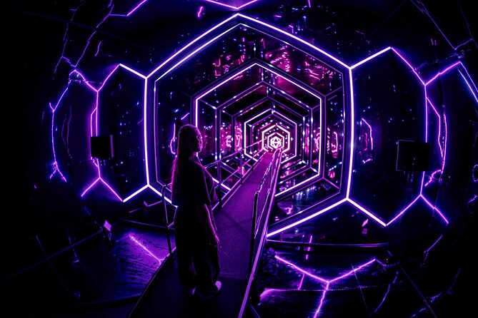 AMAZE Amsterdam: Immersive Audiovisual Experience - Room-by-room: lights, lasers, sound, smoke, and media art
