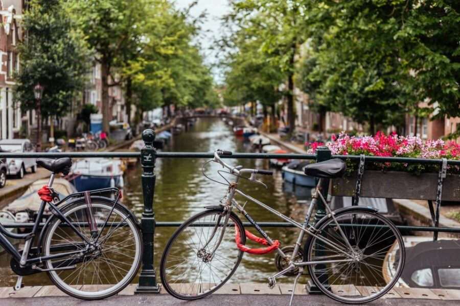 Amsterdam: 1.5-Hour Private Kick-Start Tour with a Local - Local food and unwind tips you can actually use