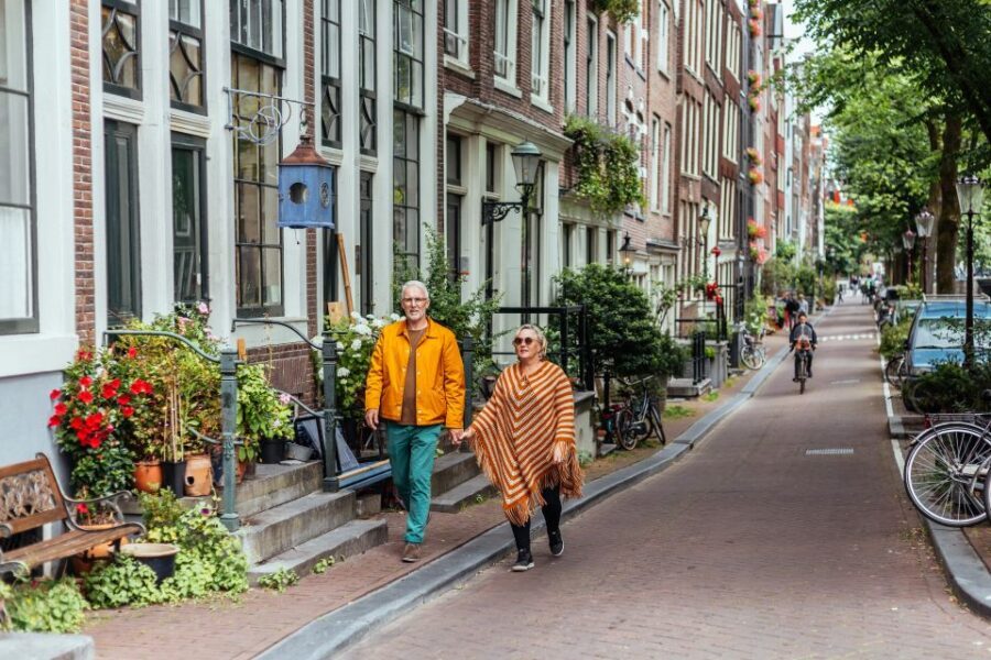 Amsterdam: 1.5-Hour Private Kick-Start Tour with a Local - Dam Square and Nieuwmarkt: Your Fast Orientation Anchors