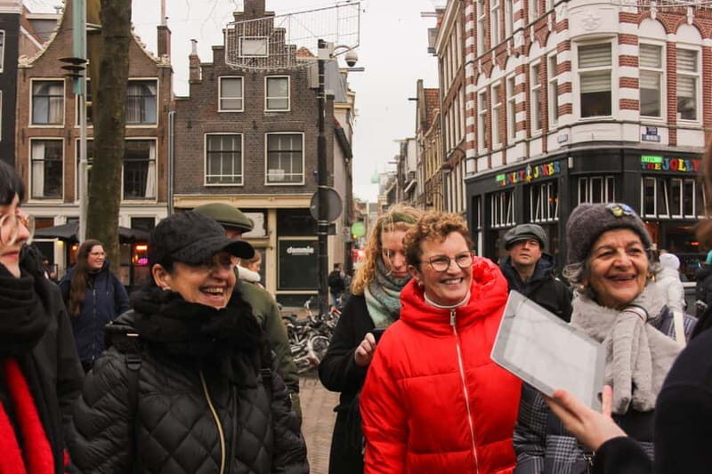 Amsterdam: 1,5-Hour Red Light District Tour - Amsterdam Centraal Station: a quick pivot back to the city