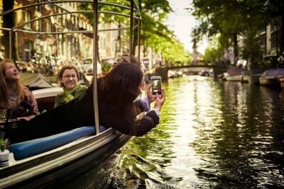 Amsterdam 2-hour Private Canal Cruise with Live Guide and Drinks - Route Overview: From Jordaan’s Village Charm to the City’s Golden Bend