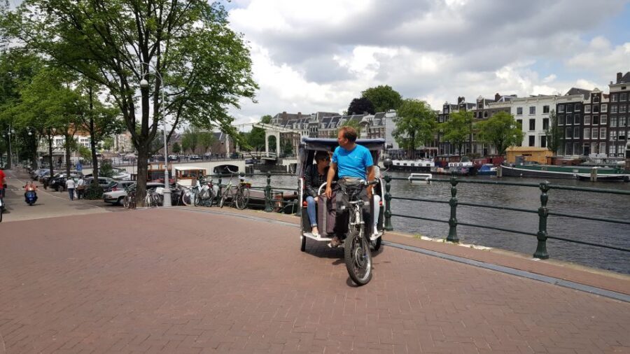 Amsterdam: 2-Hour Sightseeing Tour by Rickshaw - Should you book this Amsterdam bike-taxi rickshaw tour?