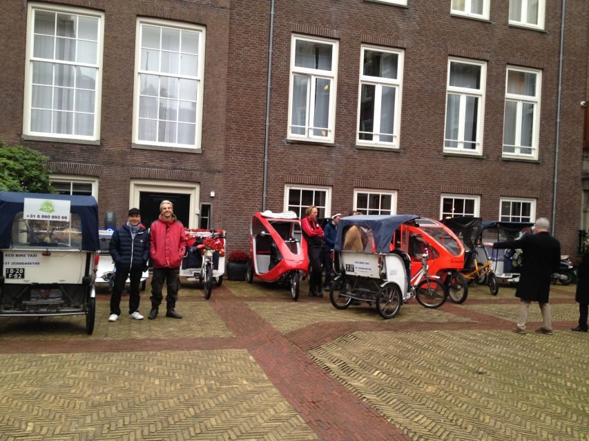 Amsterdam: 2-Hour Sightseeing Tour by Rickshaw - Canals, Begijnhof, and the Red Light District, seen the Amsterdam way