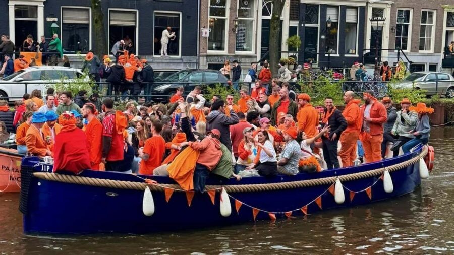 Amsterdam: 3 Hour Kings Day Boat Party with Unlimited Drinks - Price and value: is $128 per person a good deal?