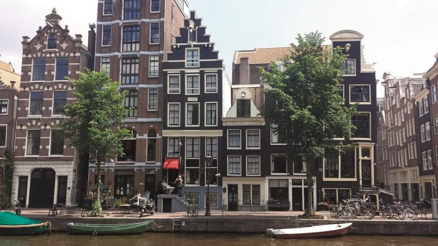 Amsterdam: 3-Hour Private Bike Tour of the City Center - Seeing the Heineken Brewery: a stop that works even if you skip tours