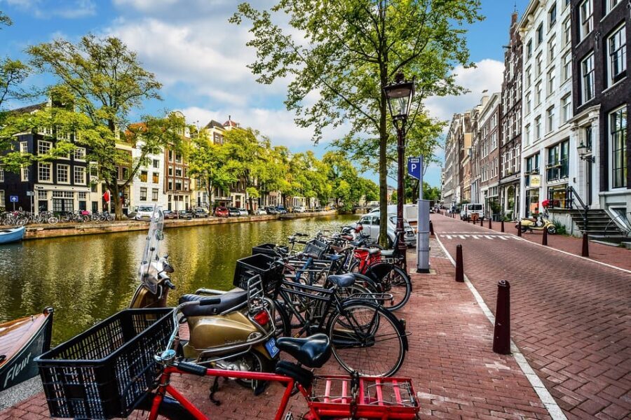 Amsterdam: 3-Hour Private Bike Tour of the City Center - Vondelpark: the break your legs will thank you for