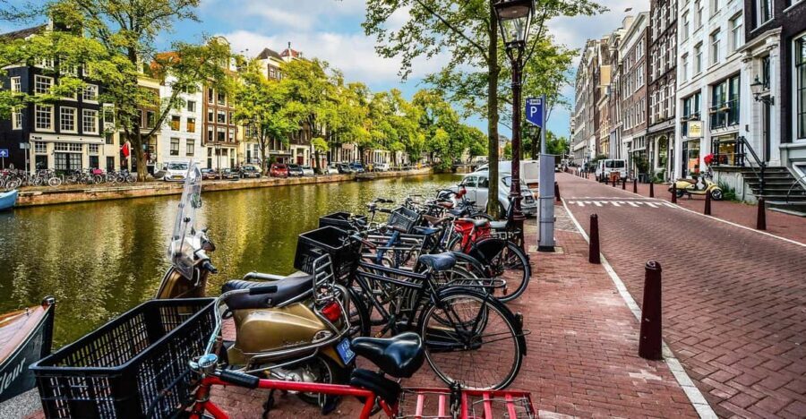 Amsterdam: 3-Hour Private Bike Tour of the City Center - Price and what you actually get for $185