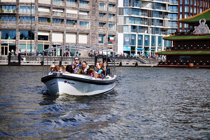 Amsterdam: 60-Minute Guided Private Canal Cruise with Drinks - Herengracht’s Golden Bend: Grand Mansions Without the Walking Grind