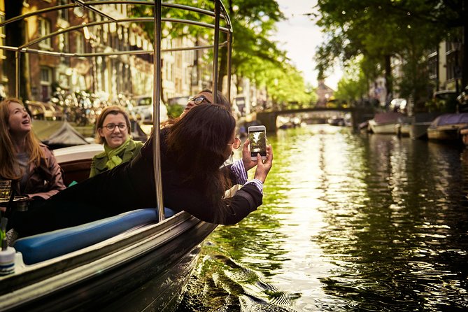 Amsterdam 90-min Private Canal Cruise with Live Guide and Drinks - Key things that make this cruise worth your time