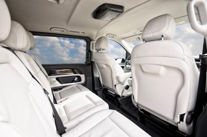 Amsterdam Airport Private Arrival Transfer by Luxury Van - Luxury Van Pickup: 6 Seats, Real Door-to-Door Ease