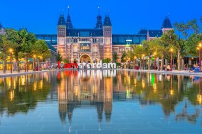 Amsterdam Airport Schiphol (AMS) Private Transfer to Amsterdam - Meeting Up Fast: Where to Find Your Driver in Schiphol
