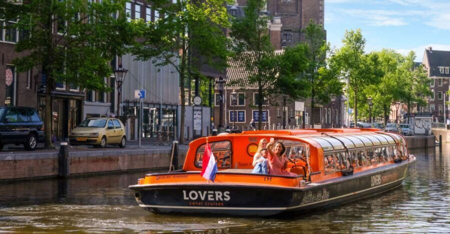 Amsterdam: Amsterdam Dungeon and Canal Cruise Entry Ticket - The canal cruise: UNESCO canals, a GPS audio guide, and easy sightseeing