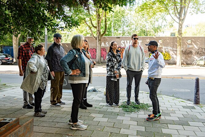 Amsterdam: Anne Frank and World War II Walking Tour (TOP RATED) - Tour guides and storytelling style: why it changes the whole experience