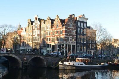 Amsterdam Architecture Tour - Late 17th-Century Solutions for Religious Minorities