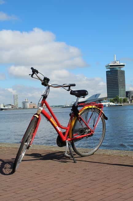 Amsterdam:: Bike Rental with Free Self-Guided Tour - Phone setup and small bike details that make or break comfort