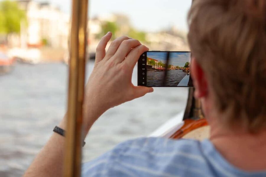Amsterdam Canal Boat Ride with a Spanish-speaking Guide - Why a one-hour Spanish canal cruise is such a smart use of your time