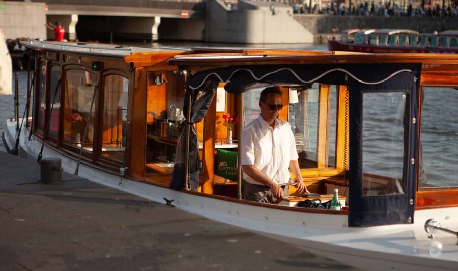 Amsterdam Canal Boat Ride with a Spanish-speaking Guide - FAQ