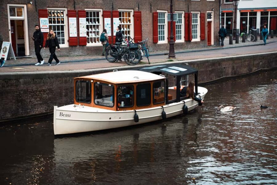 Amsterdam Canal Boat Tour with Live Guide - The route: smarter canal access and the view from smaller waterways