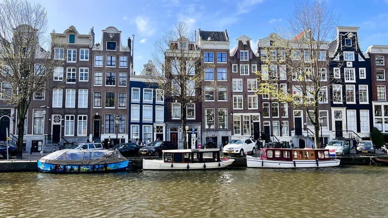 Amsterdam Canal Boat Tour with Live Guide - Where you start and where you end: Oudezijds Voorburgwal on the way in and out