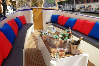 Amsterdam: Canal Booze Cruise with Unlimited Drinks Option - Light Festival stop: the quick art moment before the sailing