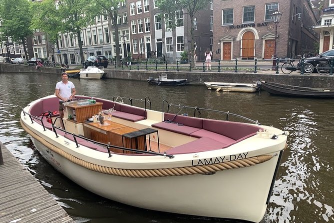 Amsterdam canal cruise in open boat – Guided tour - Central Station’s “new” waterfront: history in a modern setting