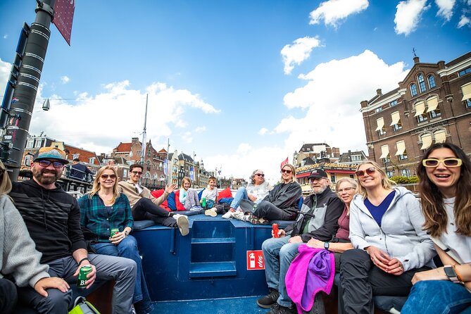Amsterdam Canal Cruise with Live Guide - Central Station - What to wear and expect during the hour