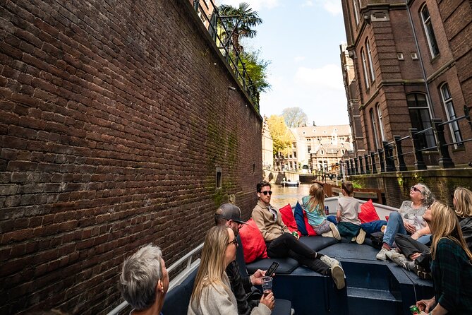 Amsterdam Canal Cruise with Live Guide - Central Station - Should you book the Amsterdam Canal Cruise from Central Station?