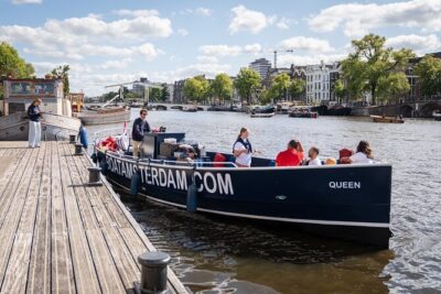 Amsterdam Canal Cruise with Live guide & Two drinks - Central St. - Getting to Stationsplein 24: simple start, easy return
