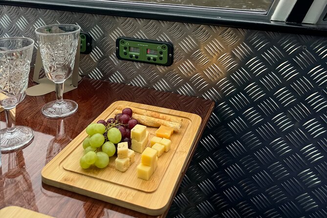 Amsterdam Cheese and Wine Canal Cruise - Food And Drinks Included: How To Get The Most Out Of The Cheese And Wine