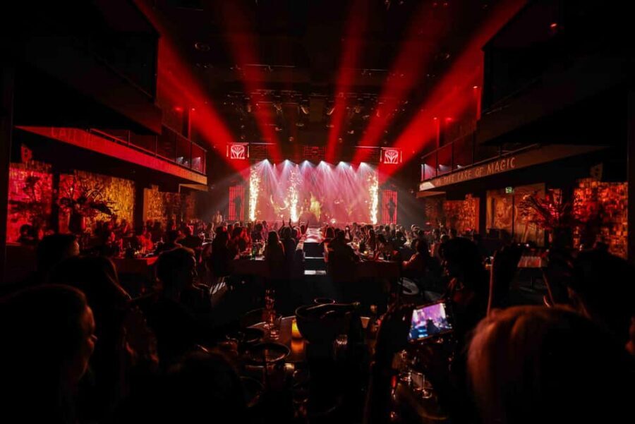 Amsterdam: "Chèri Chèri" - Biggest Drag Show in Europe Entry - Choosing the right time: Thursday/Friday evenings vs Sunday matinee