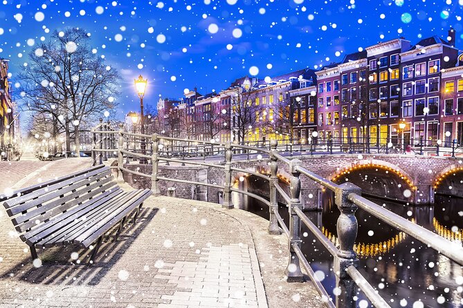 Amsterdam Christmas Walk with hot drink and Dutch treat - A 4:00 pm start that actually fits real life