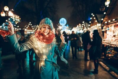 Amsterdam Christmas Walk with hot drink and Dutch treat - Negen Straatjes: boutiques, winter streets, and a Dutch snack break