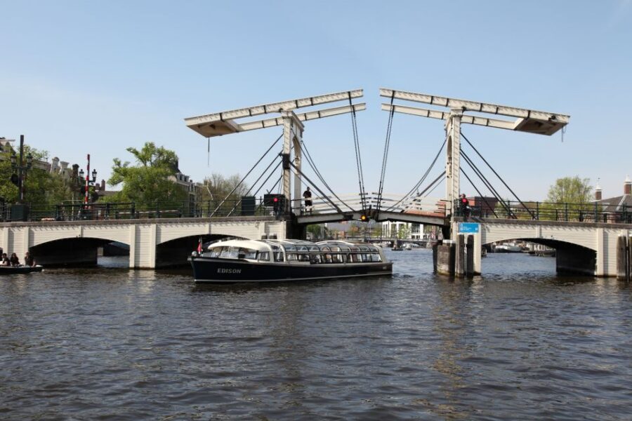 Amsterdam: City Canal Cruise & Straat Museum - Why this Amsterdam Canal + Straat combo makes sense
