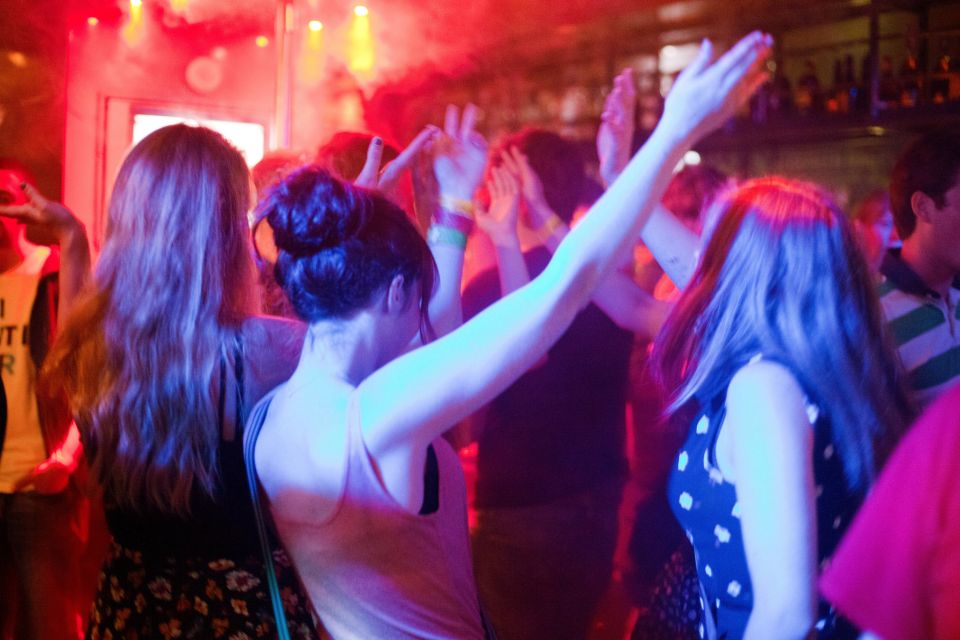 Amsterdam: City Center Bar Crawl and Nightlife Experience - Is $24 good value in Amsterdam nightlife?