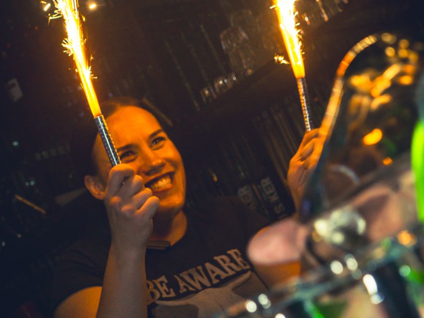 Amsterdam: City Center Bar Crawl and Nightlife Experience - Possible downsides and how to avoid them