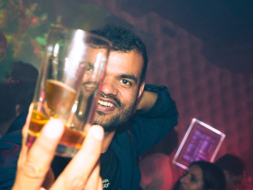 Amsterdam: City Center Bar Crawl and Nightlife Experience - Who this is best for in Amsterdam nightlife