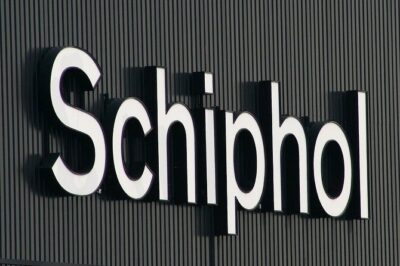 Amsterdam City to AMS Schiphol Airport departure transfer - Timing that protects your flight: the 2.5–3 hour rule and the 20-minute cushion