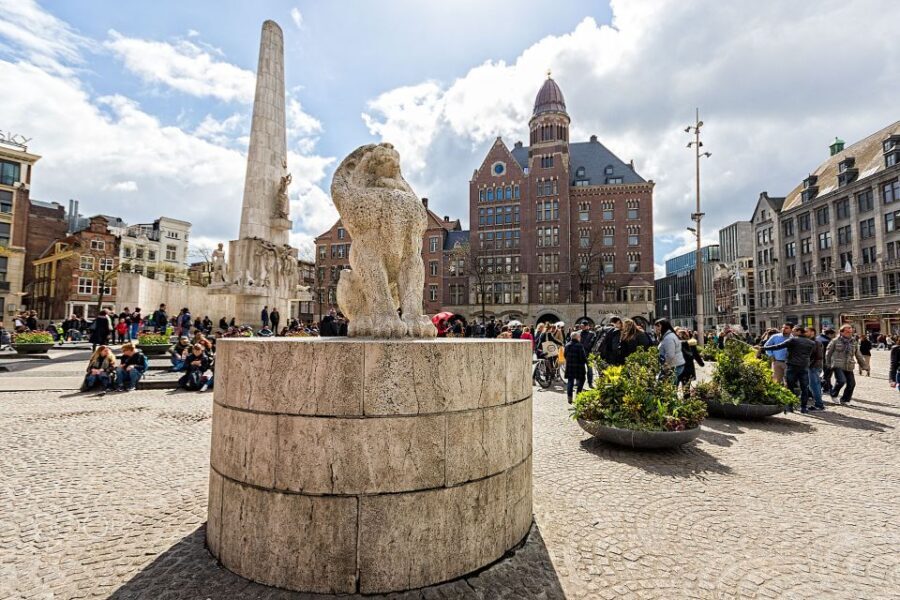 Amsterdam City walking tour - Finding the Right Start: Park Plaza Victoria Hotel at Damrak