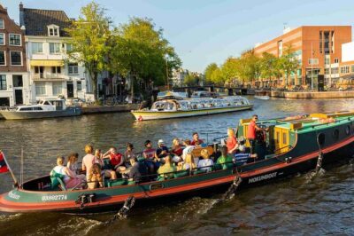 Amsterdam Classic Canal Cruise on a Historic Tugboat - Stop by stop: what to look for from the water