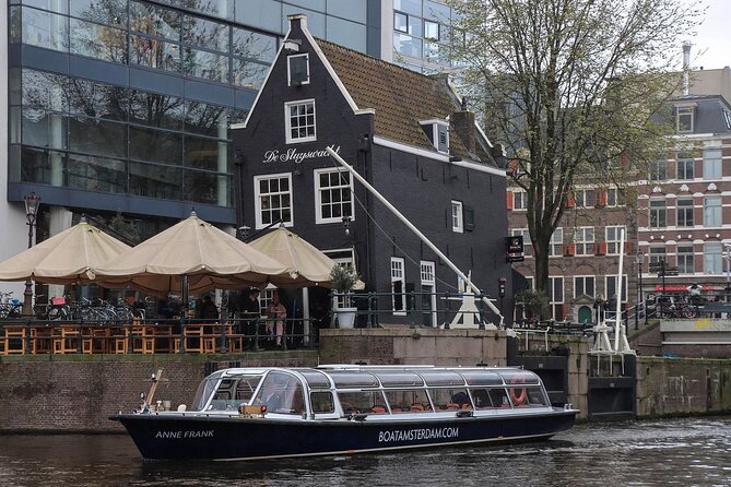 Amsterdam Classic Canal Cruise with Live Guide - Your live guide: what you gain beyond scenery