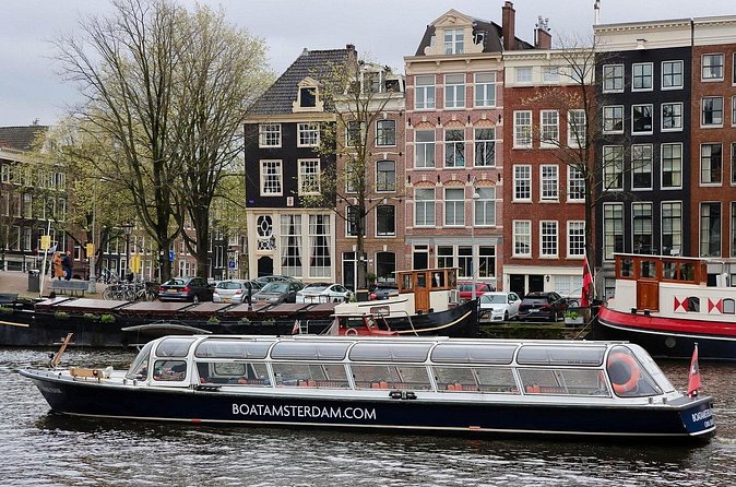 Amsterdam Classic Canal Cruise with Live Guide - Departure times, duration, and group size: how to schedule it smart