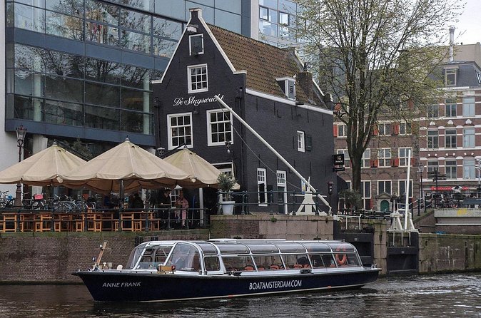 Amsterdam Classic Canal Cruise with Live Guide - The one real risk: meeting point and communication